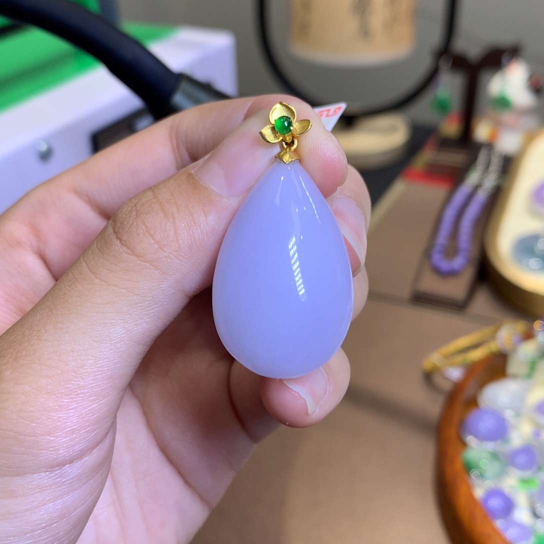 翡翠18K金镶嵌颈饰翡翠