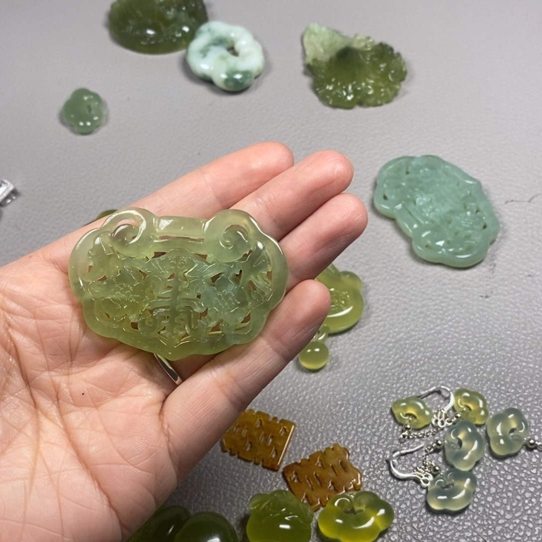 蛇纹石玉未镶嵌挂件耳饰耳环项链