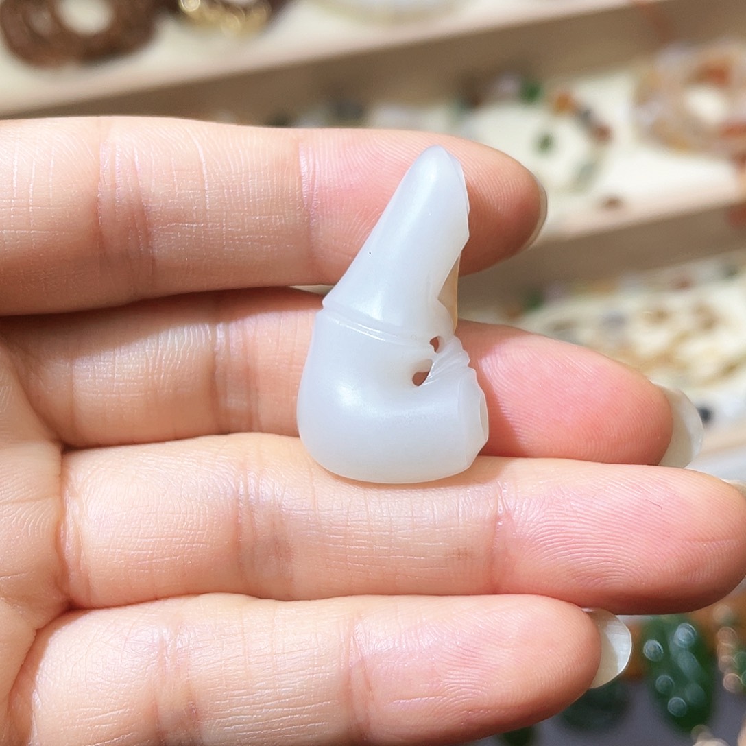 和田玉颈饰未镶嵌新疆白玉竹节