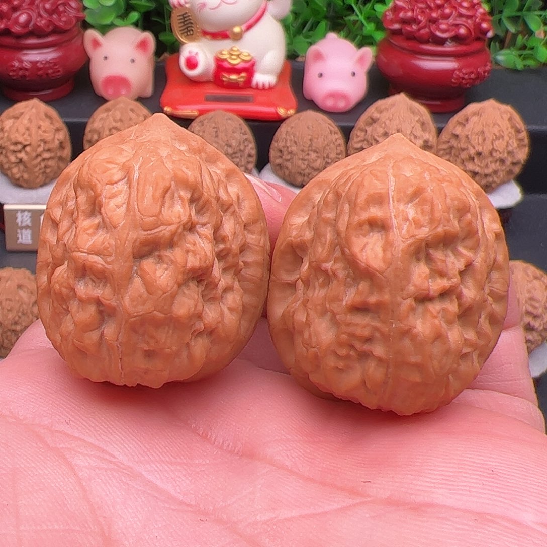 文玩核桃把件正版蜡皮红方印，边32肚36，非涞水