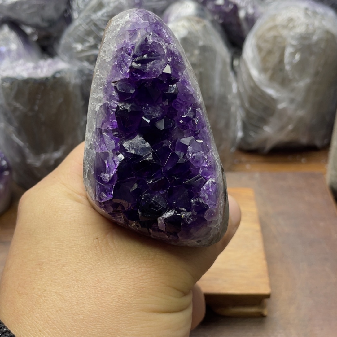 紫晶未镶嵌摆件紫晶