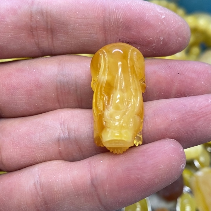 蜜蜡裸石未镶嵌吊坠