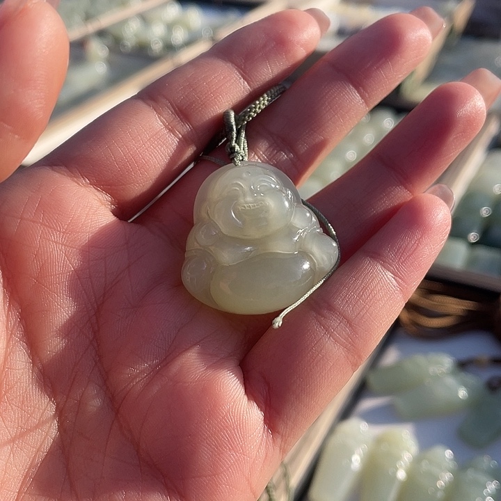 野***子和田玉未镶嵌颈饰