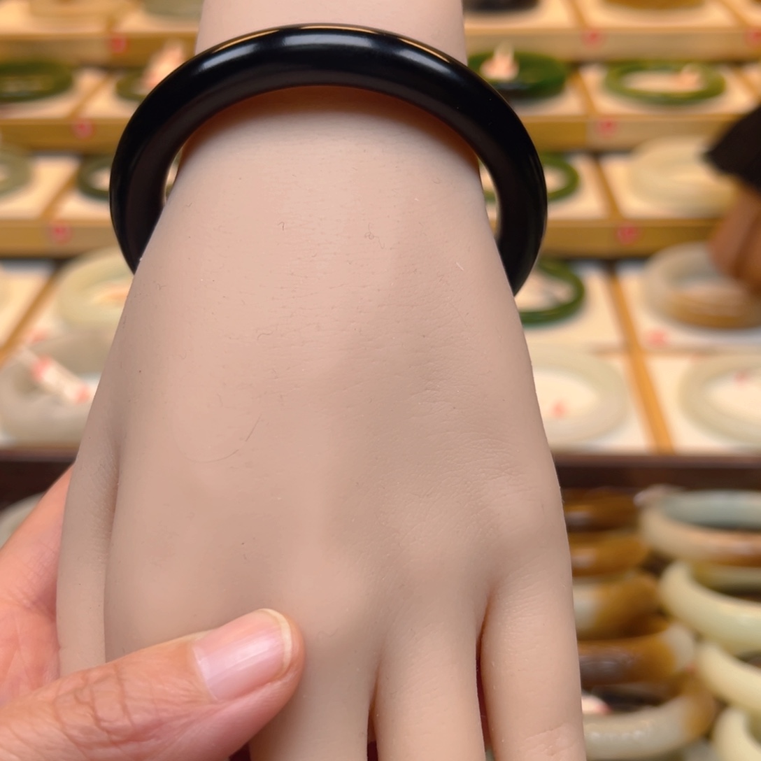 和田玉手镯未镶嵌4