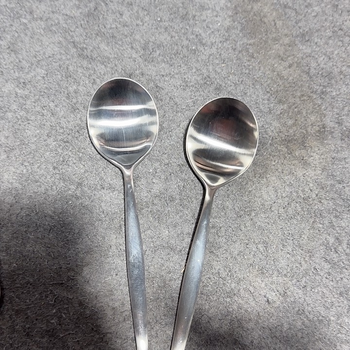 18-10不锈钢奥威尖尾沙光圆头勺两只