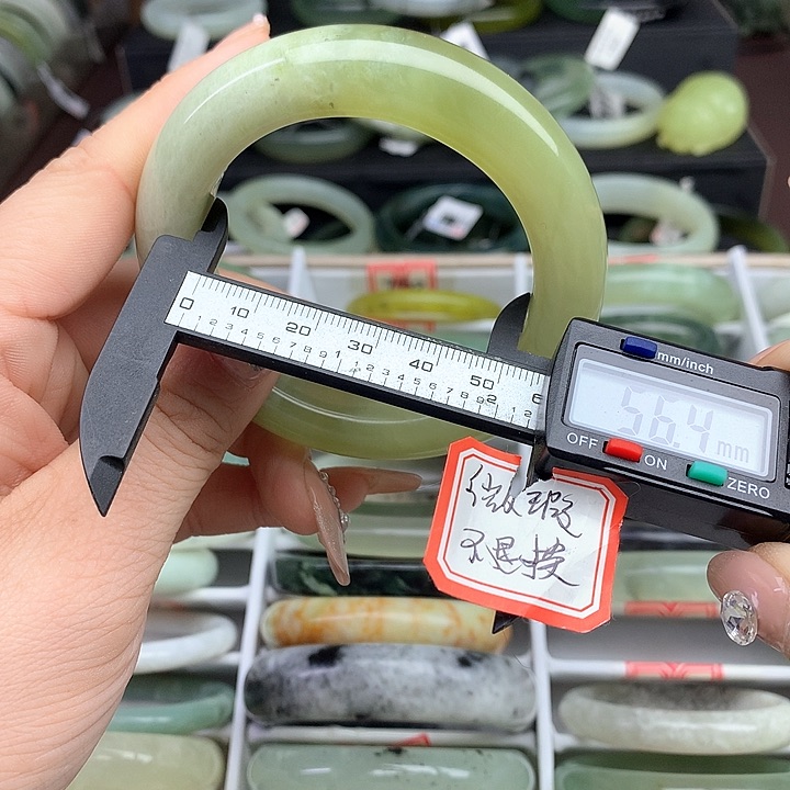 蛇纹石玉手镯未镶嵌744