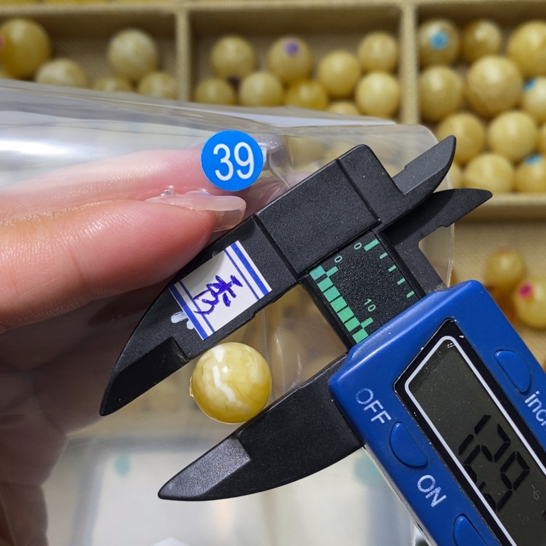 定制琥珀未镶嵌琥珀