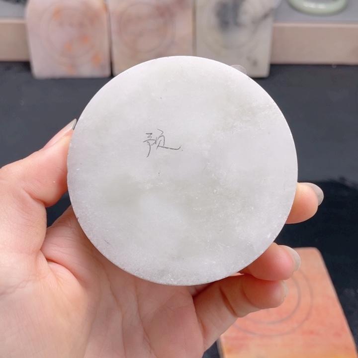 ****光石英质玉未镶嵌手镯定制