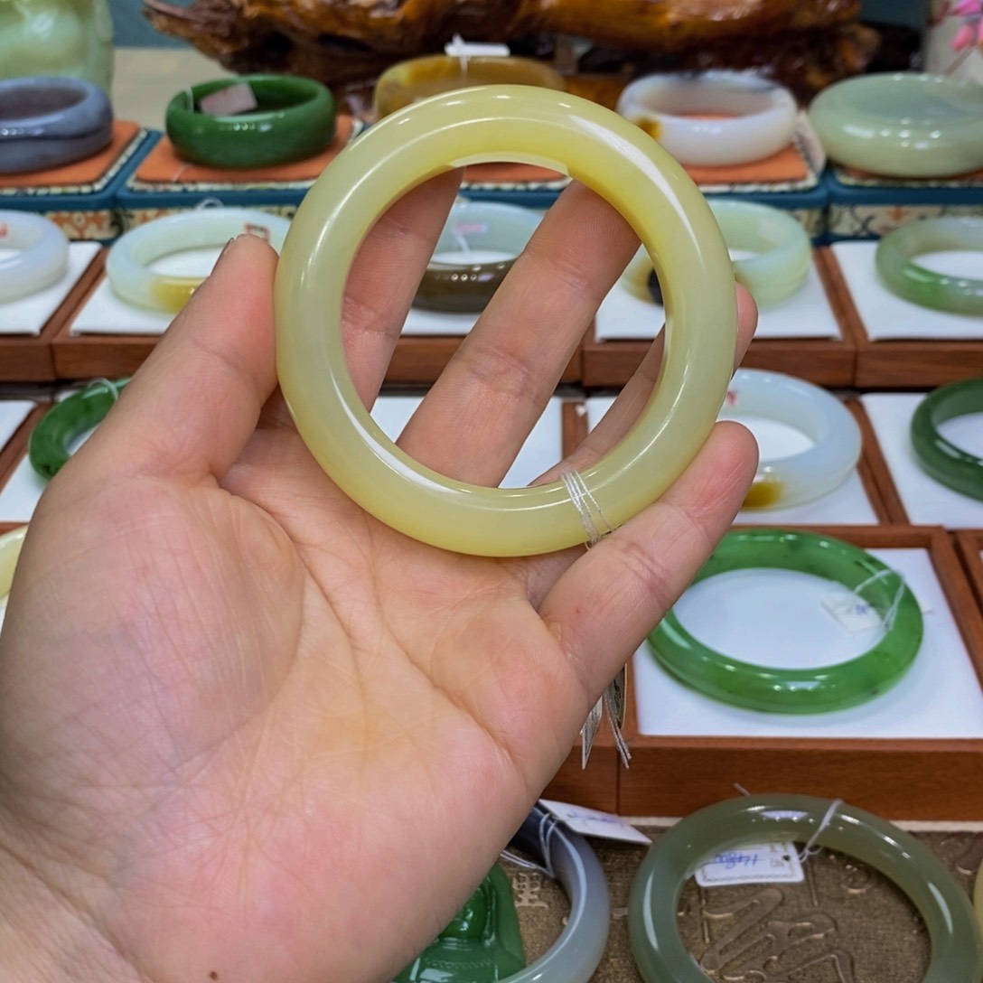 和田玉手镯未镶嵌新疆黄口55