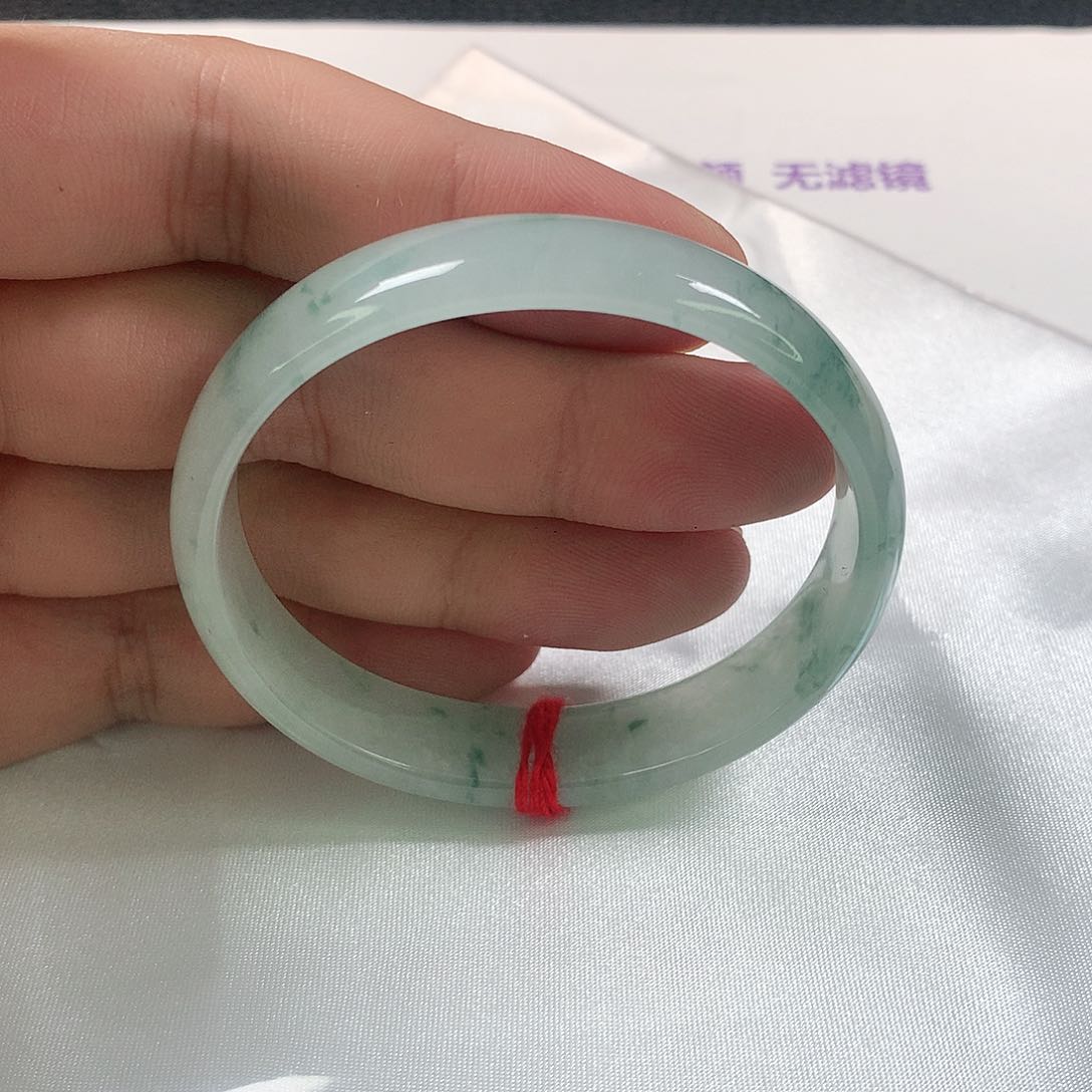 翡翠手镯（贵妃镯）未镶嵌383号