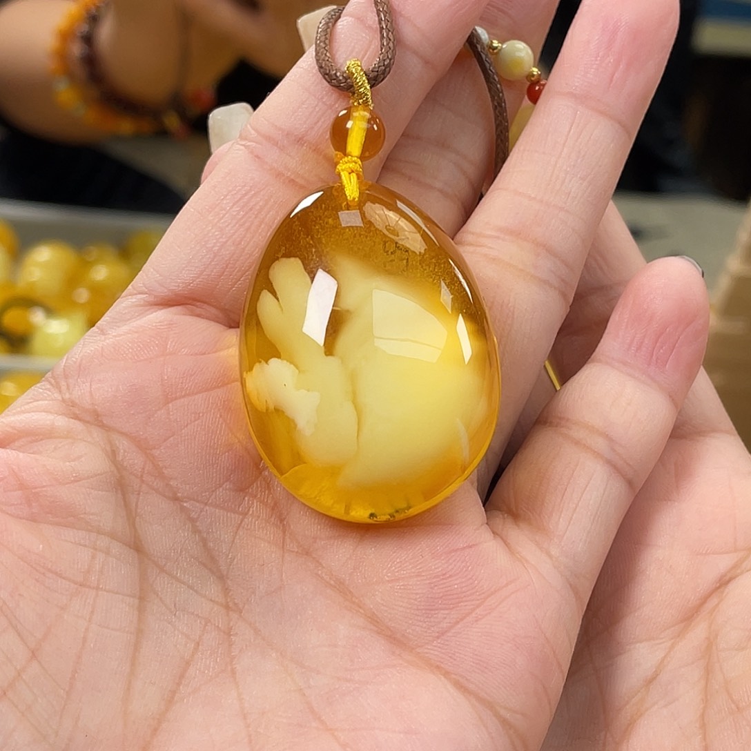 琥珀未镶嵌珠宝奇石h50