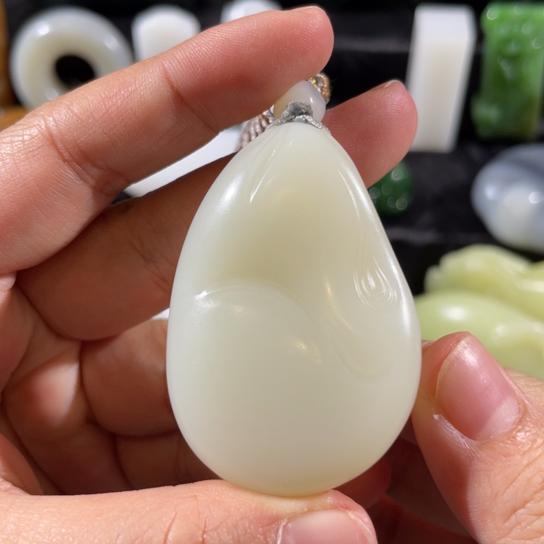 和田玉未镶嵌颈饰