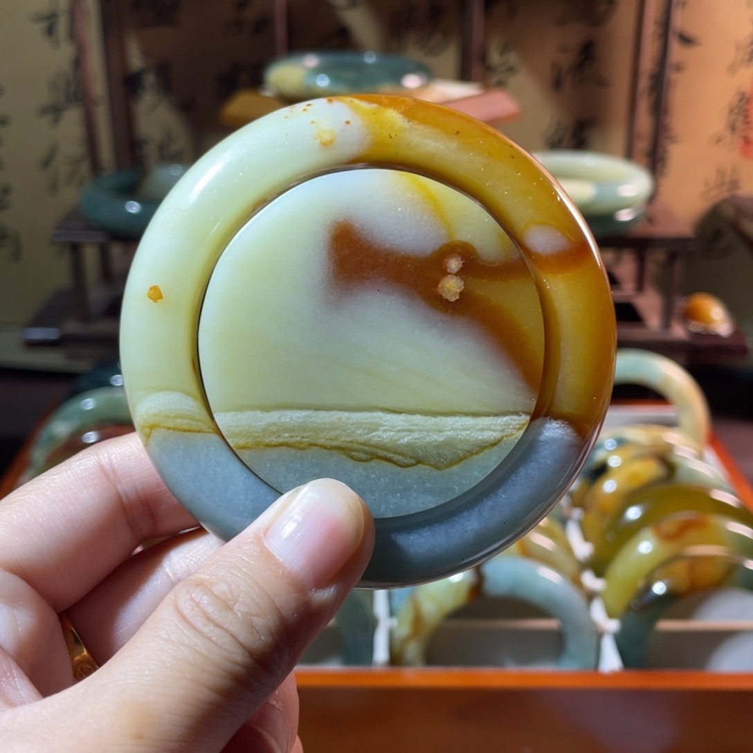 妖***巴未镶嵌蛇纹石玉手镯
