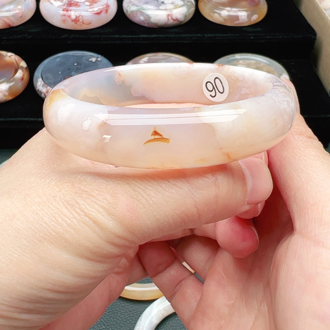 玛瑙/玉髓手镯未镶嵌别*我58