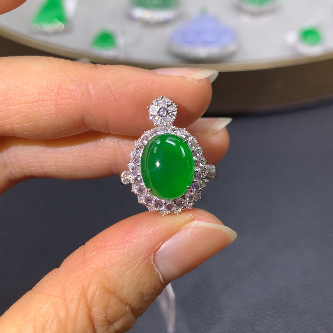 翡翠戒指18K金镶嵌翡翠