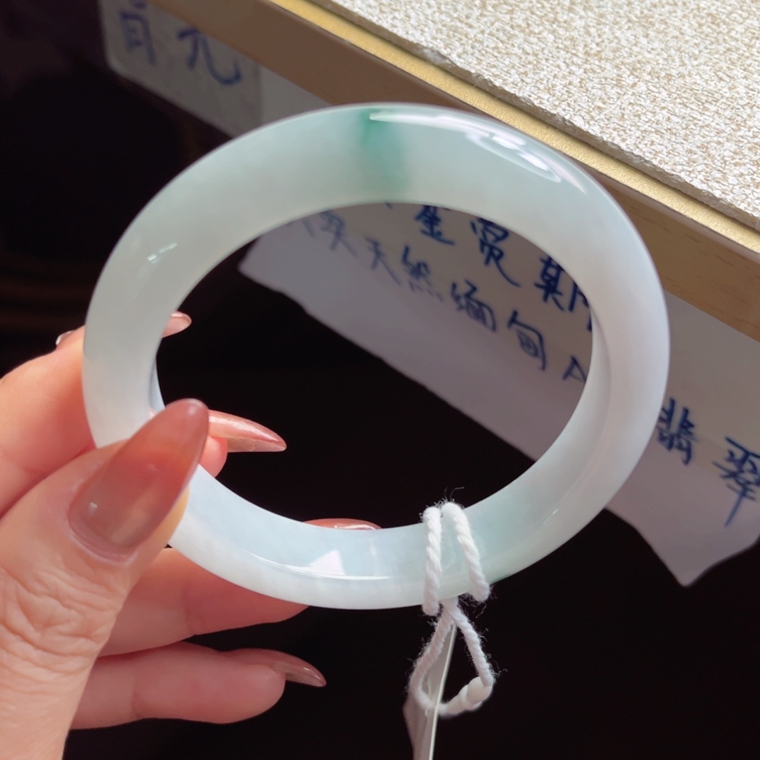 翡翠未镶嵌手镯手镯