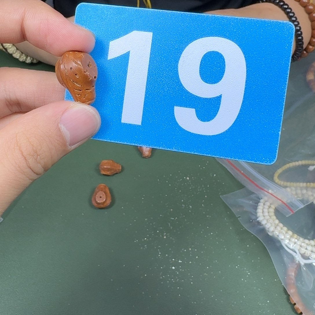 桃核吊坠14核桃三通。  19