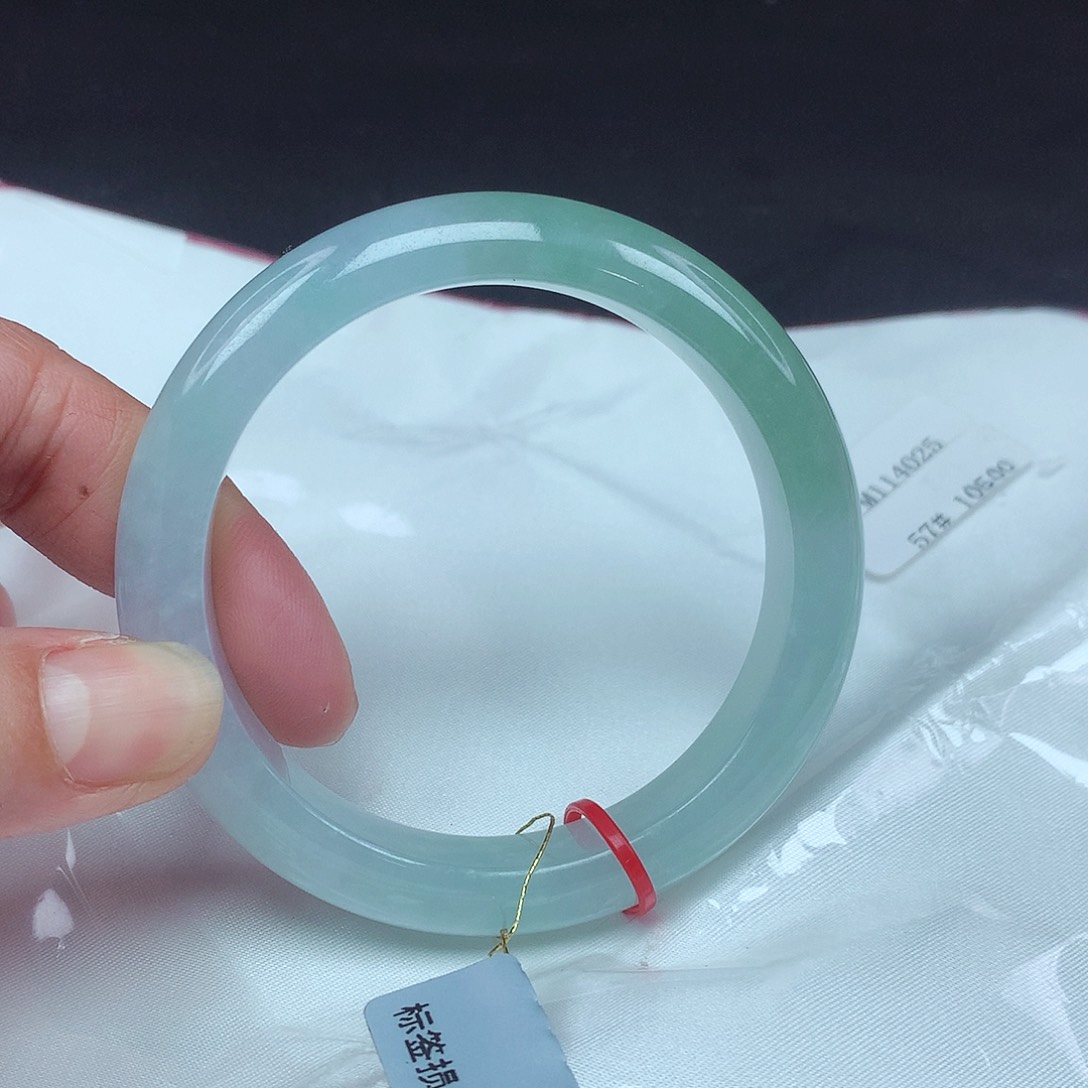 翡翠手镯未镶嵌57圈025