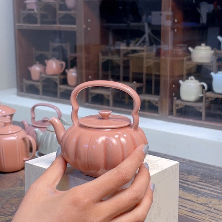 永福里粉汝岱烨提梁壶