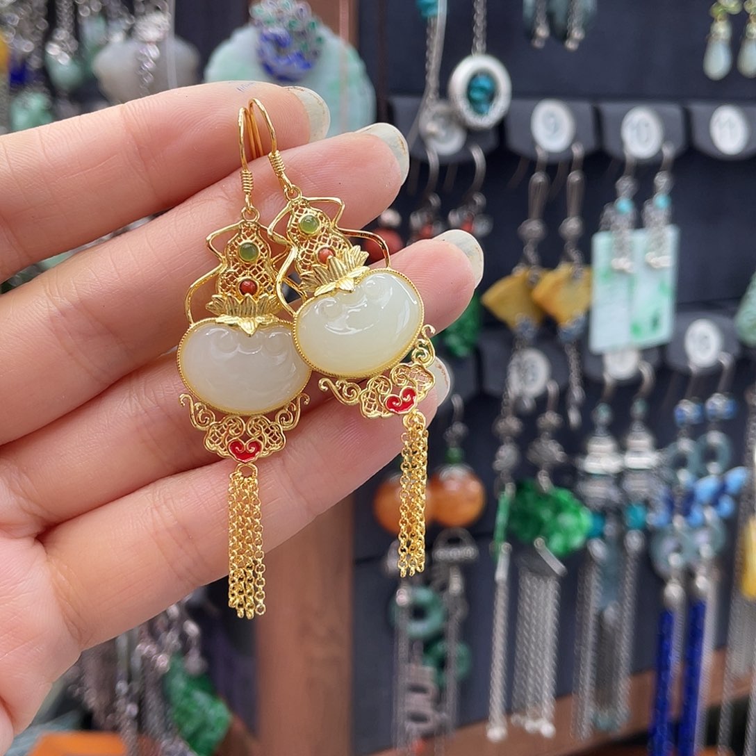 和田玉银S925镶嵌耳饰某****?580fhjhh