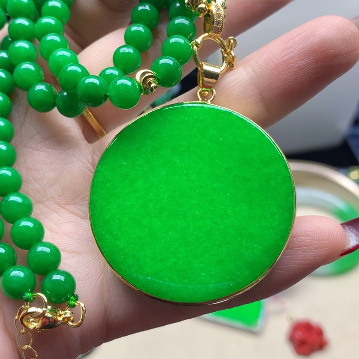 翡翠颈饰未镶嵌吊坠