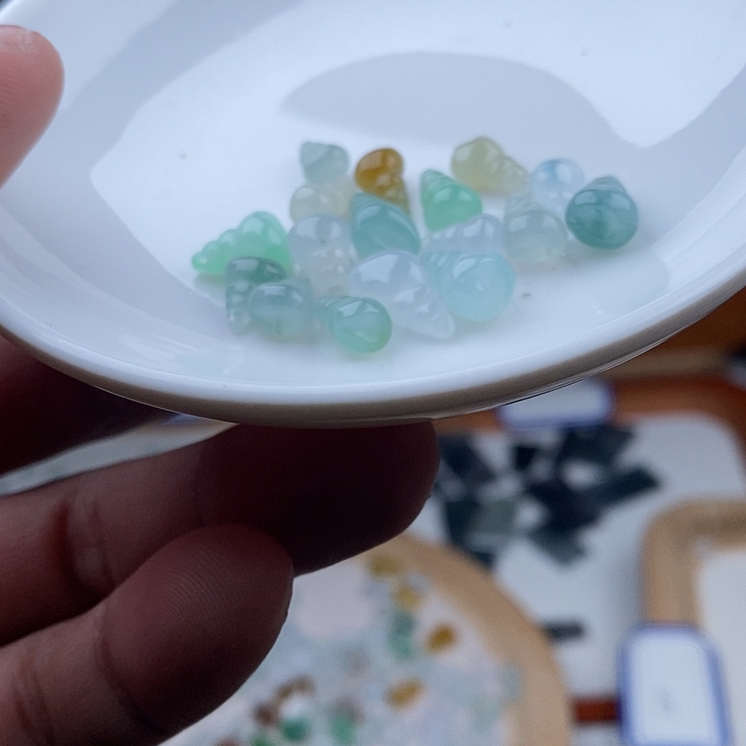 翡翠颈饰未镶嵌小仙螺48一个