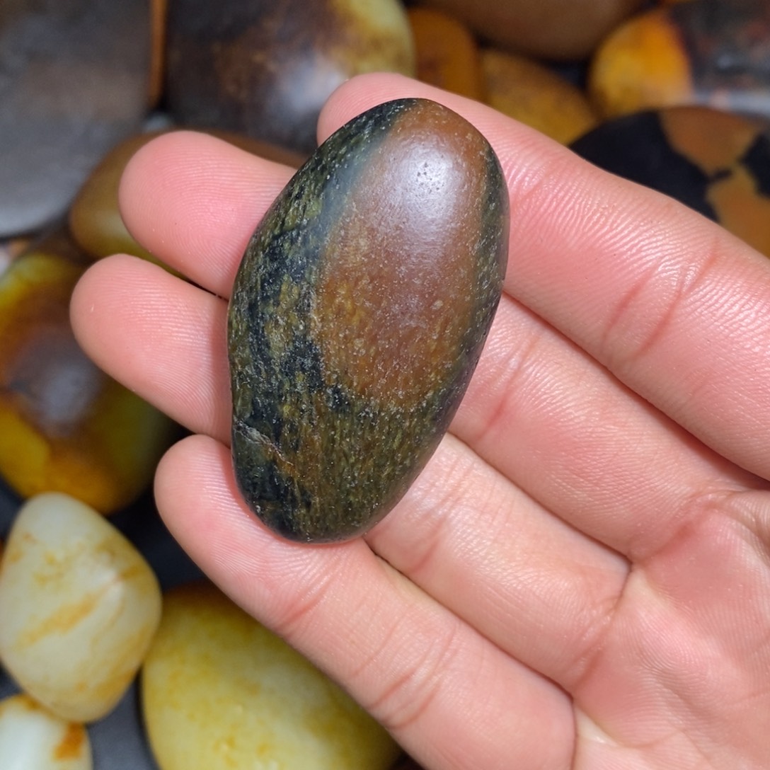 和田玉未镶嵌珠宝奇石