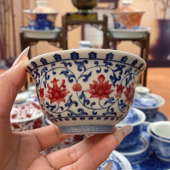 陶摆件青花釉里红缠枝莲压手杯