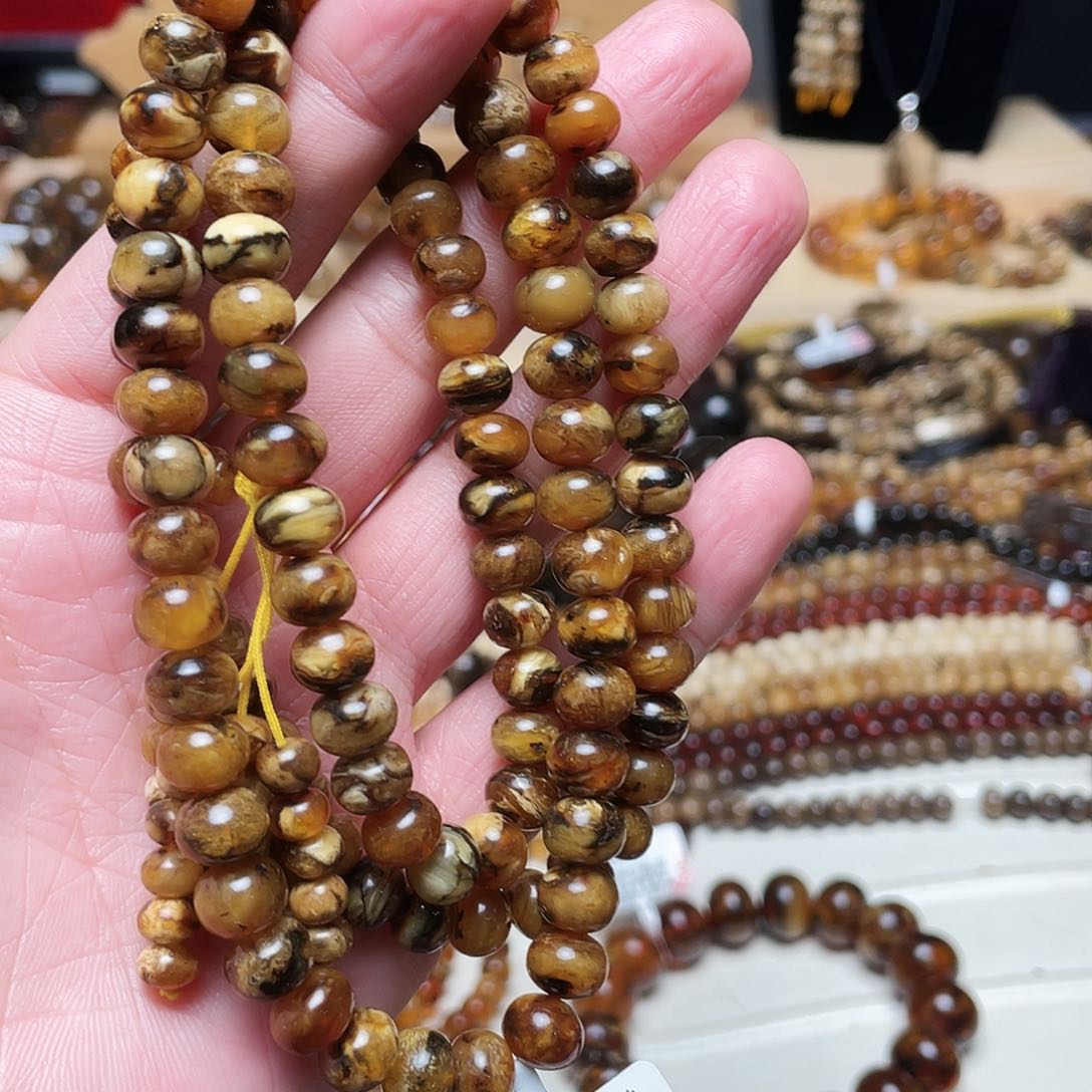 琥珀裸石未镶嵌小**刀八100356