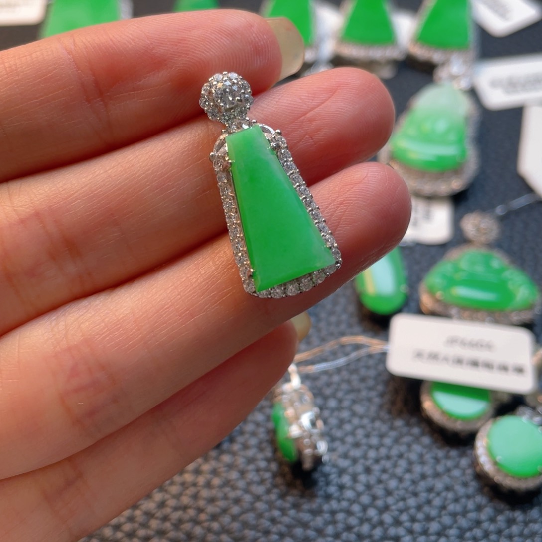 翡翠银S925镶嵌吊坠(不含链)秋*?