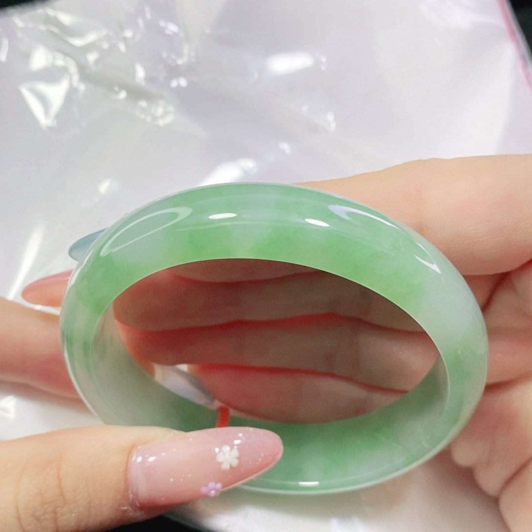 翡翠未镶嵌手镯?****?53 53 贵妃