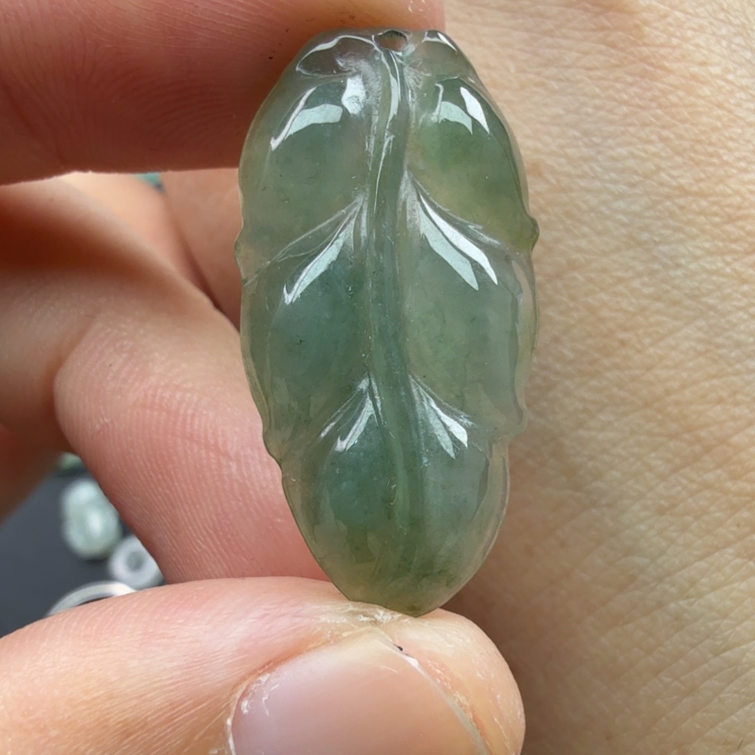 翡翠未镶嵌颈饰42