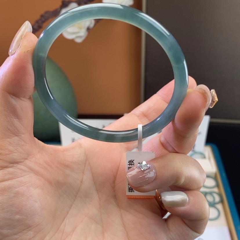 【闪购商品】翡翠未镶嵌手镯58圈漏