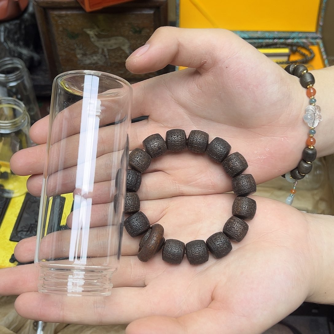 大叶紫檀（黑酸枝木类）