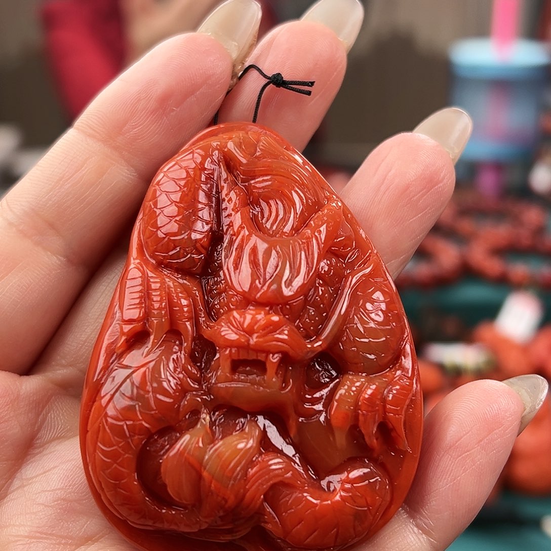 南红玛瑙吊坠未镶嵌