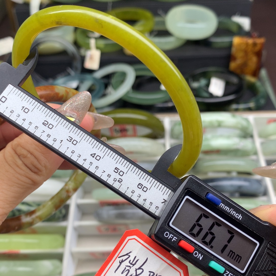 蛇纹石玉未镶嵌手镯494