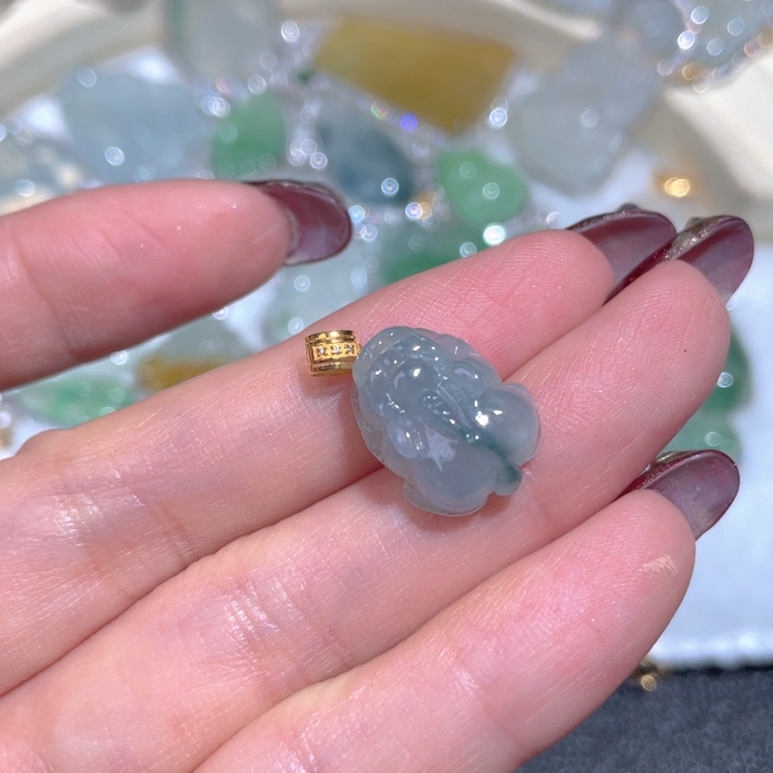 翡翠颈饰18K金镶嵌翡翠