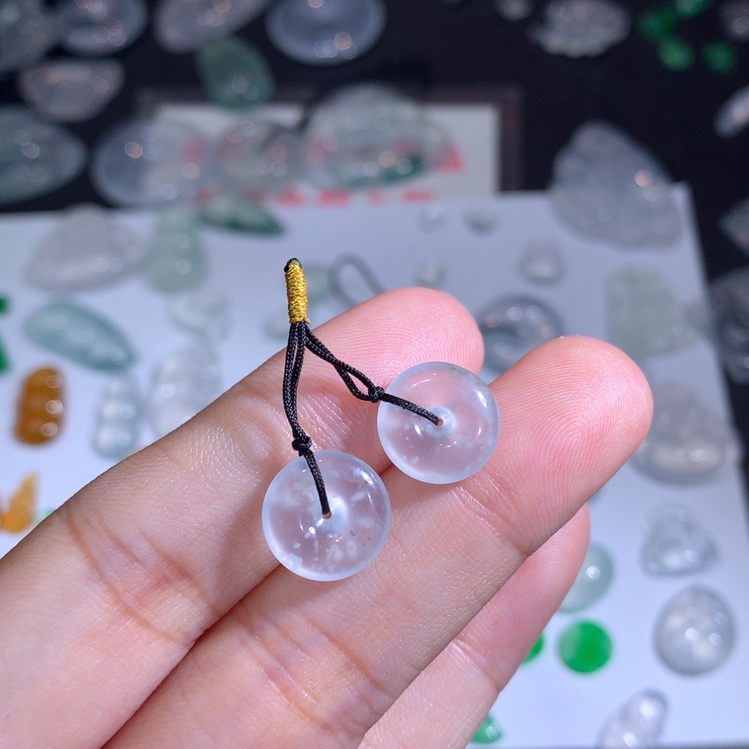 翡翠颈饰未镶嵌一对