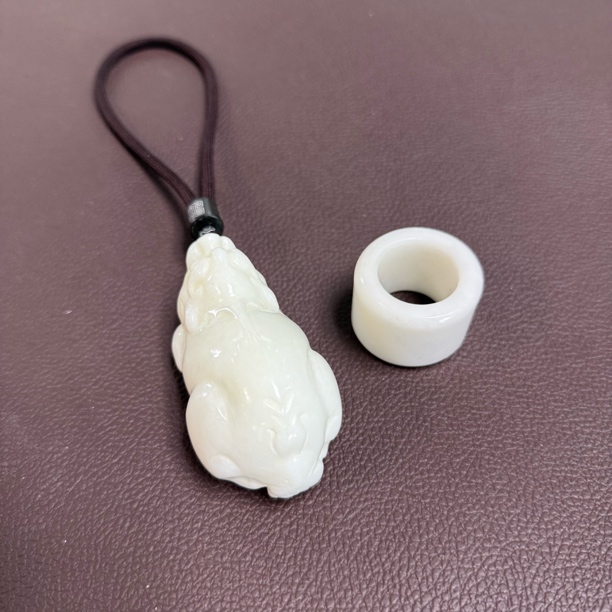 【抖音质检发货出具证书正品保真】天然和田玉白玉貔貅手把件+扳指