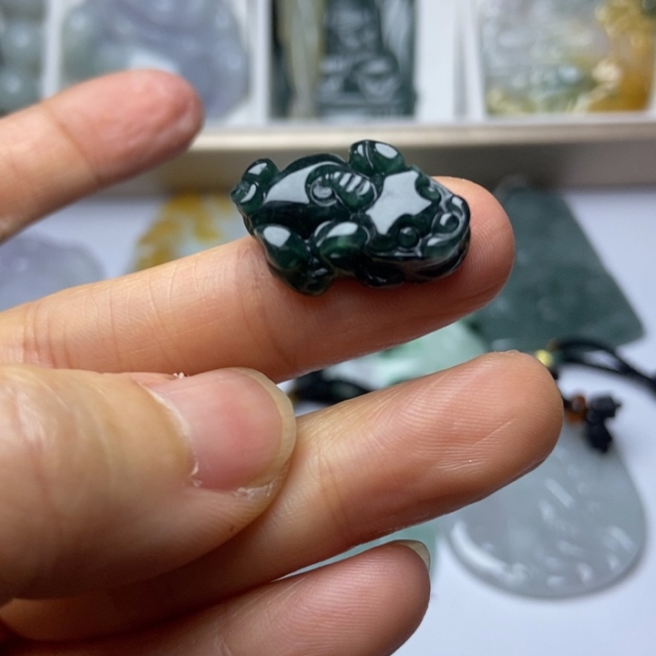 翡翠未镶嵌颈饰翡翠