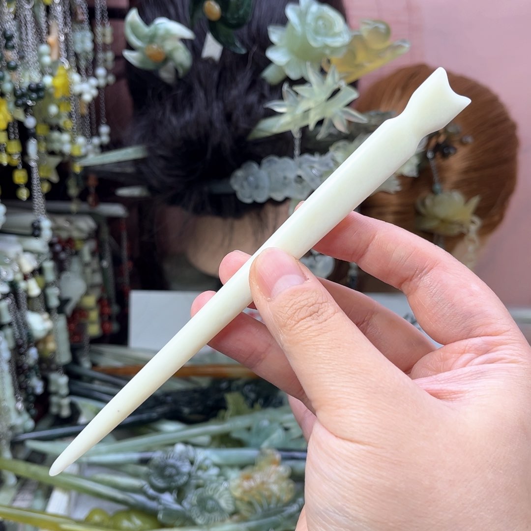 蛇纹石玉发饰未镶嵌长度18厘米左右