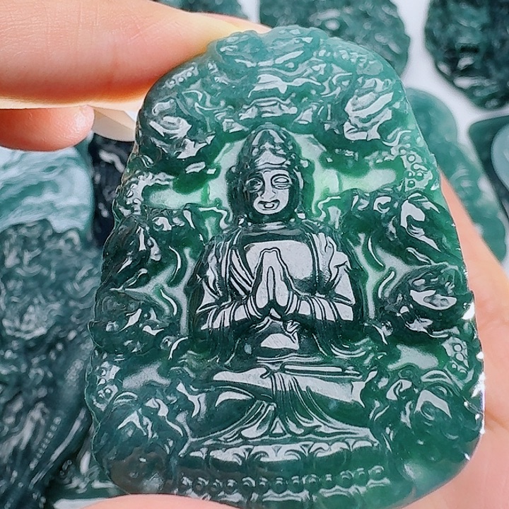 翡翠未镶嵌颈饰1111