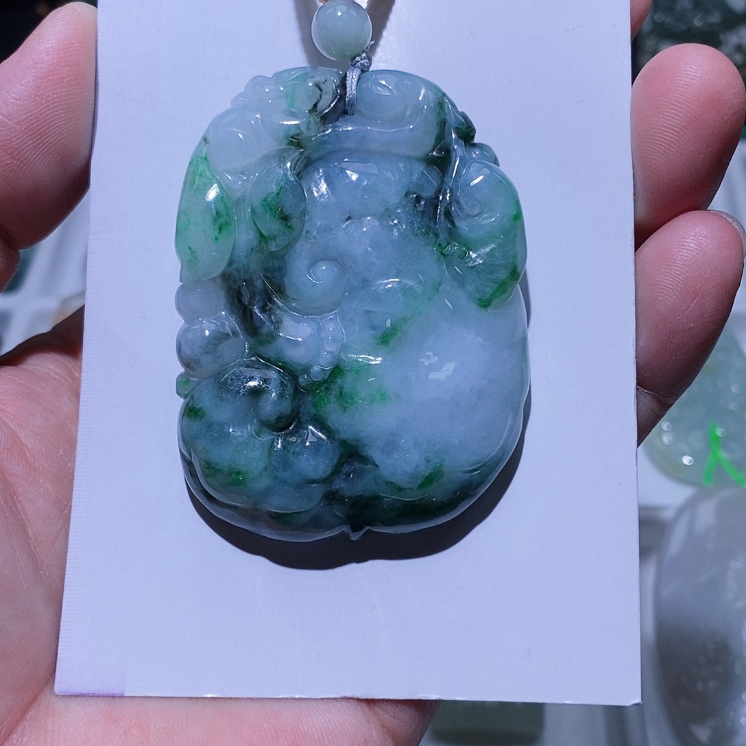 颈饰未镶嵌翡翠挂件