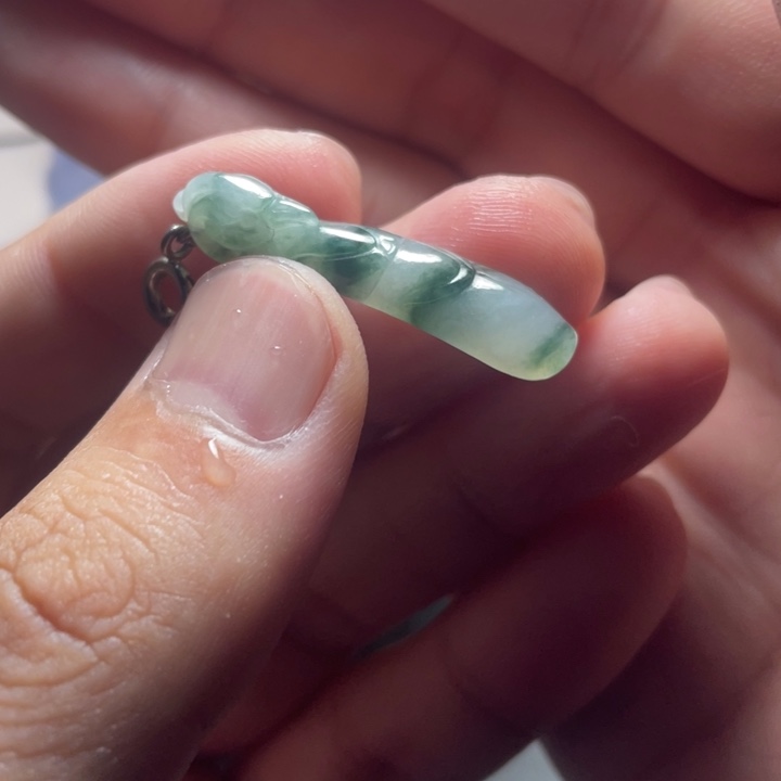 颈饰未镶嵌翡翠挂件