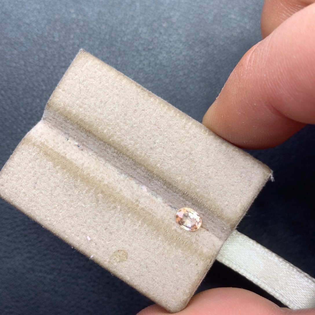 蓝宝石裸石未镶嵌0.34ct全净