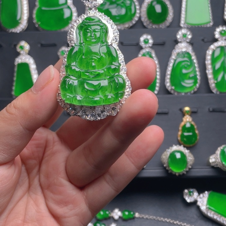 翡翠颈饰未镶嵌翡翠吊坠