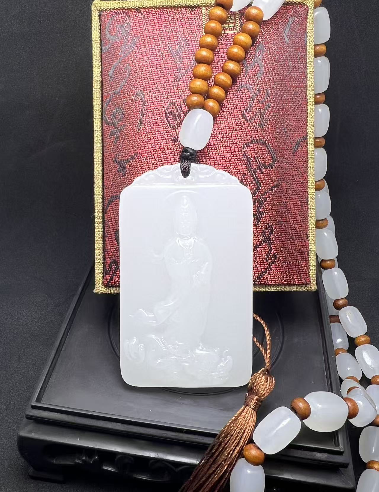 新疆和田玉白玉吊坠羊脂玉挂件