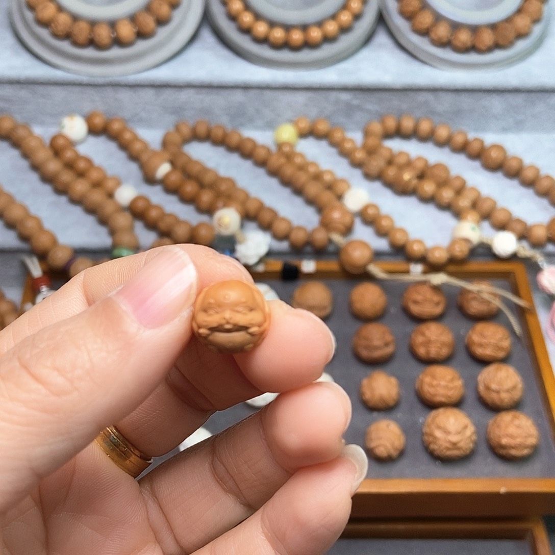 猴头核桃吊坠艾*?兔子单颗瑕疵特价