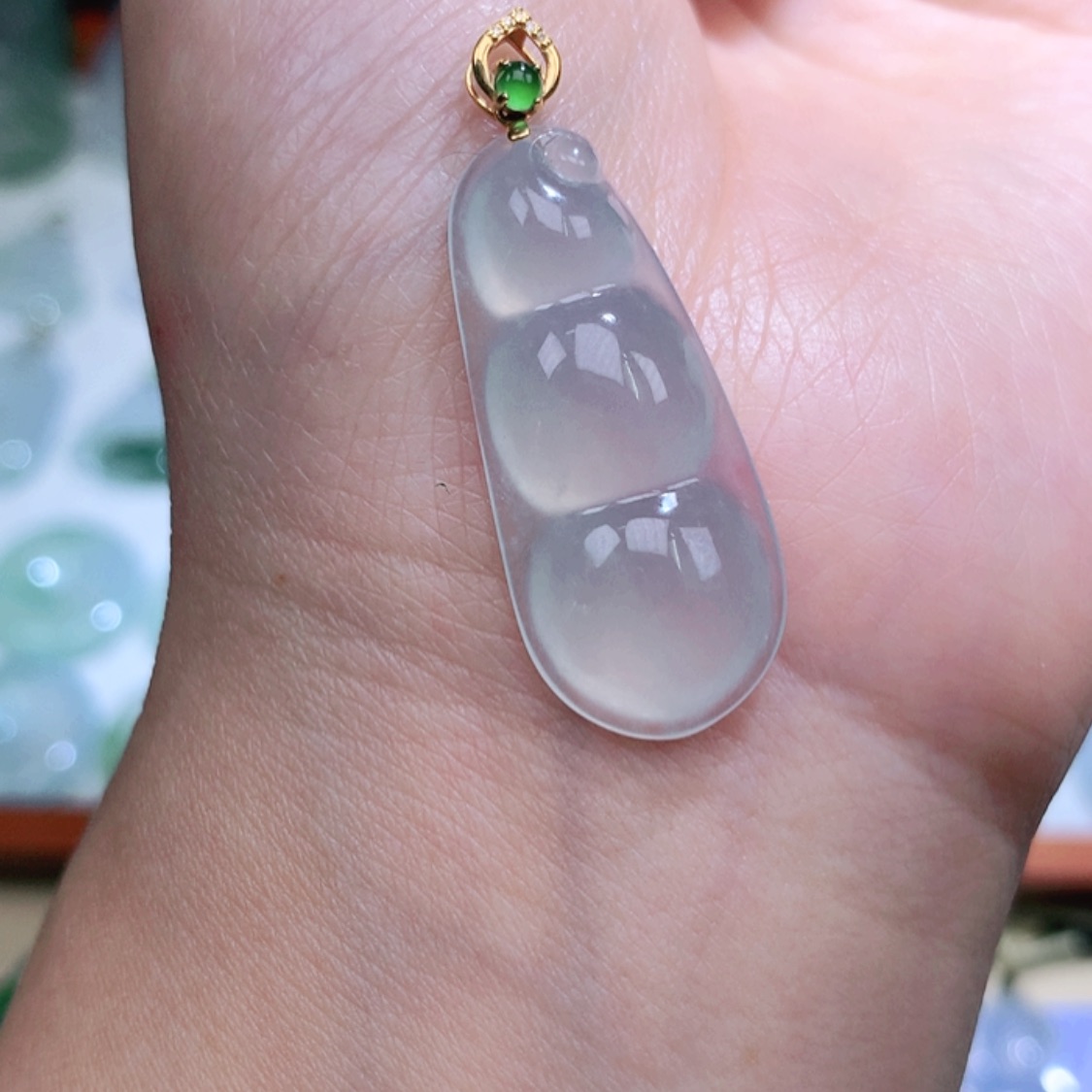 【闪购商品】翡翠颈饰18K金镶嵌福豆