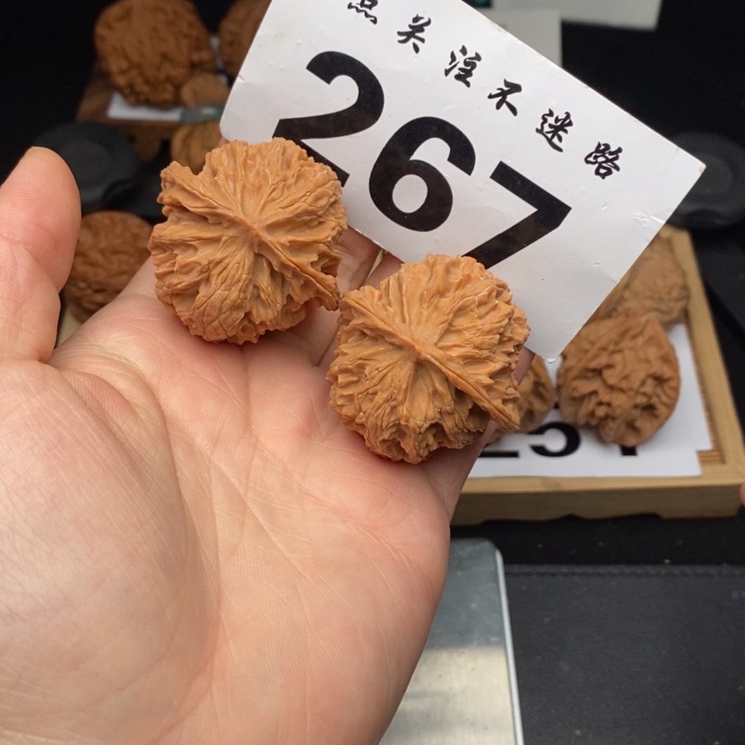 文玩核桃吊坠42苹果